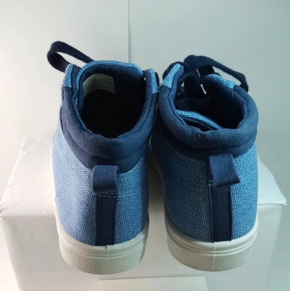 Boy/Girl Denim sneakers size 12. Gently used.